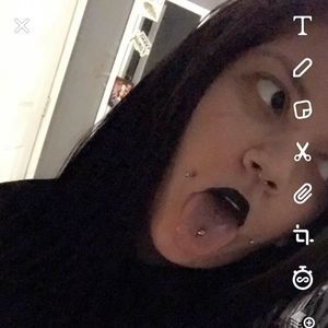 Meet your Posher, Adrianna